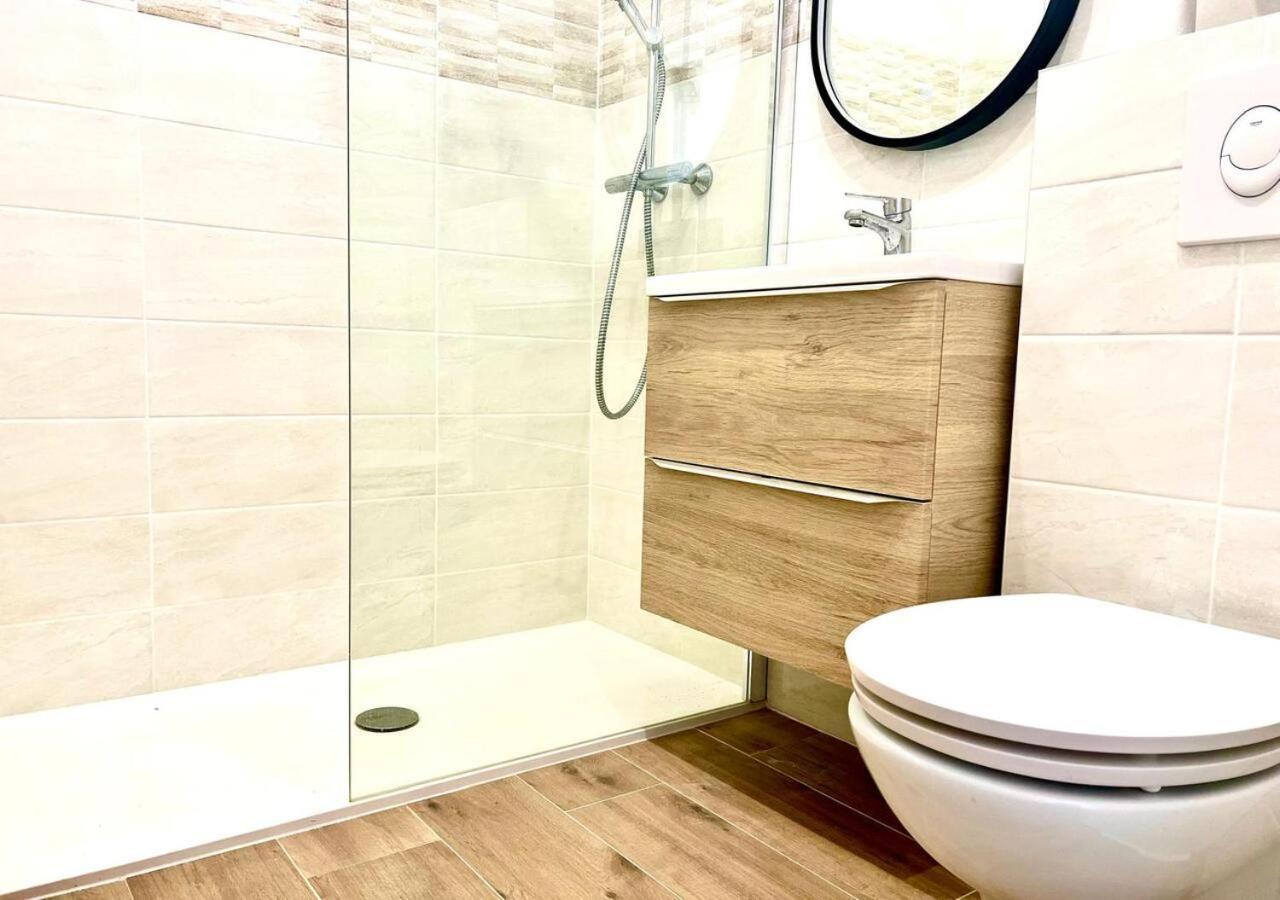 Studio Eclat Marine 3 Etoiles - Vue Mer - Parking-Clim-Plage A 20 Metres - Capitalchic Services Saint-Aygulf Fréjus المظهر الخارجي الصورة